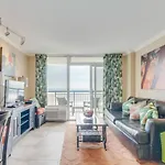 Oceanfront Condo W Balcony Minutes Walk To The Beach