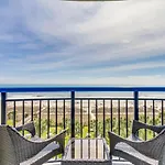 Oceanfront Condo W Balcony Minutes Walk To The Beach