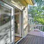 Family-Friendly Beach Condo 1 Block To Shore!