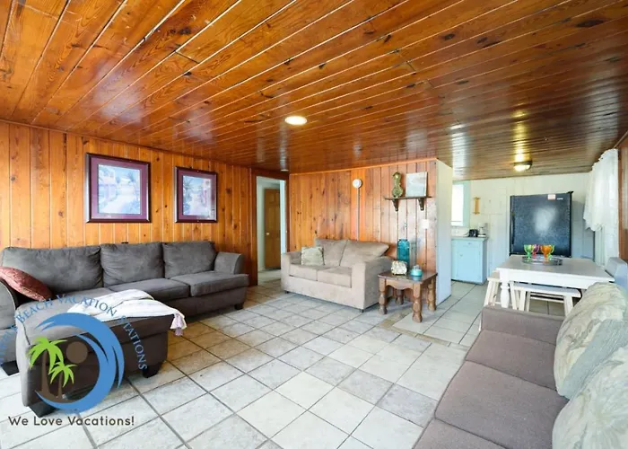 1St Floor Main Street Cottage