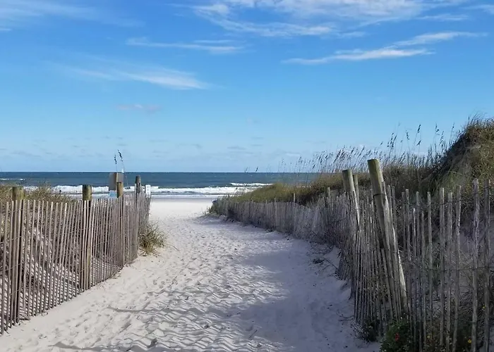 Family-Friendly Beach Condo 1 Block To Shore!