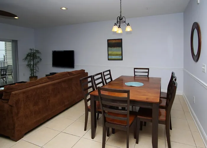 Coconut Grove 404
