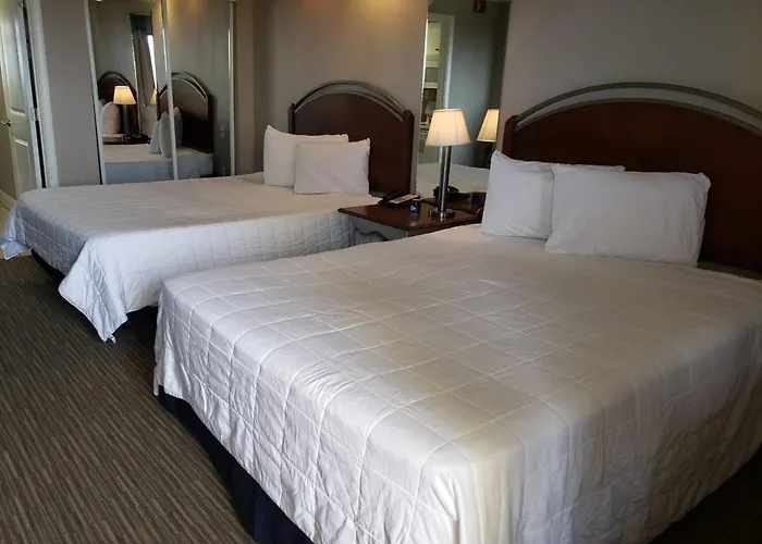 Oceanfront Double Queen 1 Bedroom Suite Caravelle 1137