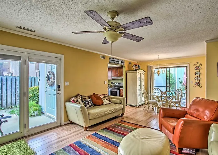 North Myrtle Beach Home With Patio - Walk To Beach!