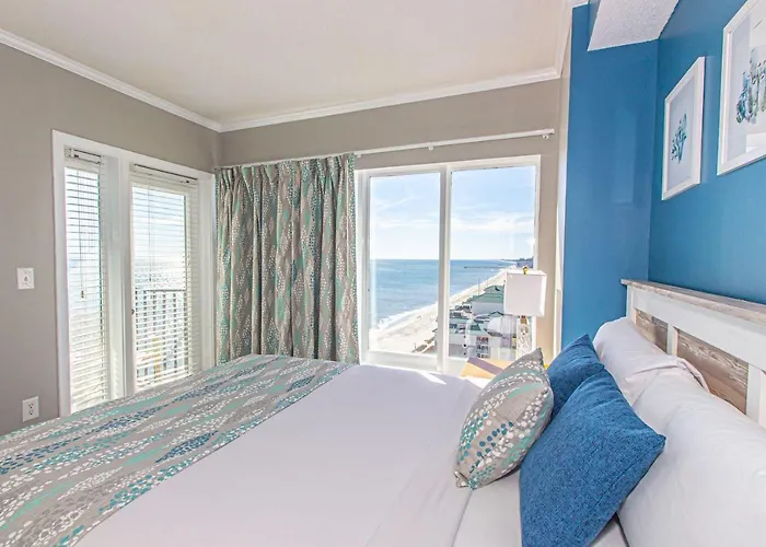 Immaculate 2 Bedroom Apartment With Stunning Views! Palace Resort 2113