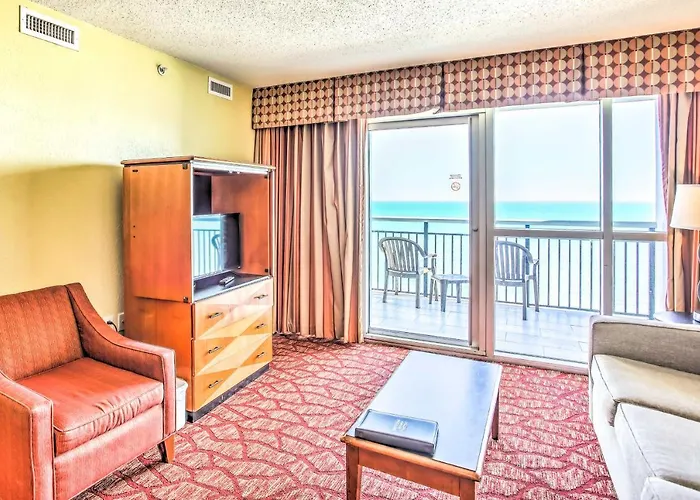 Beachfront Family Condo With View And Pool Access