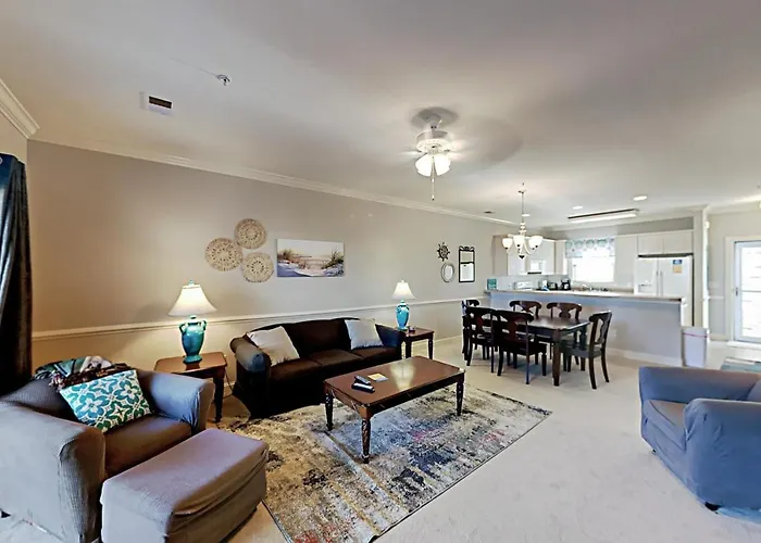 Magnolia North #203