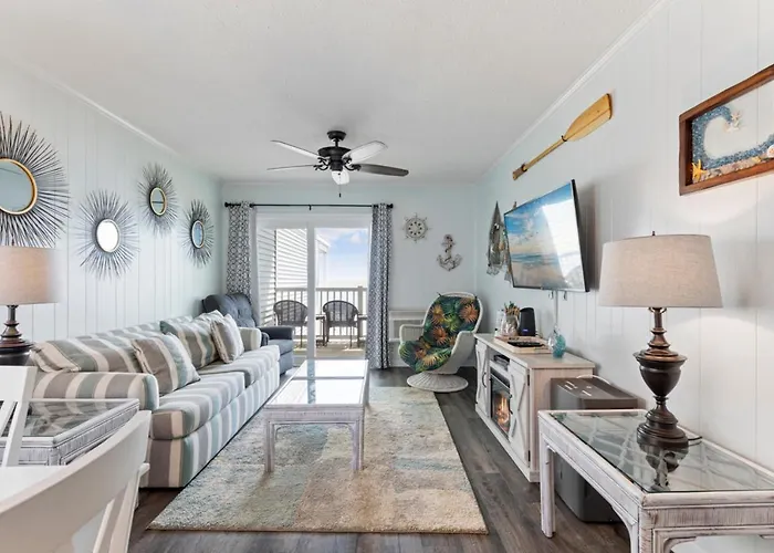 Bright And Sunny Condo With Stunning Oceanfront
