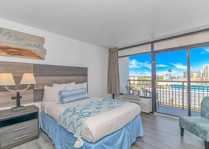 Ocean View Studio Landmark 907