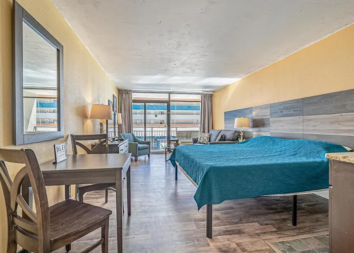 Landmark Resort 714 - Massive Indoor & Outdoor Pools And Lazy Rivers! Sleeps 4!