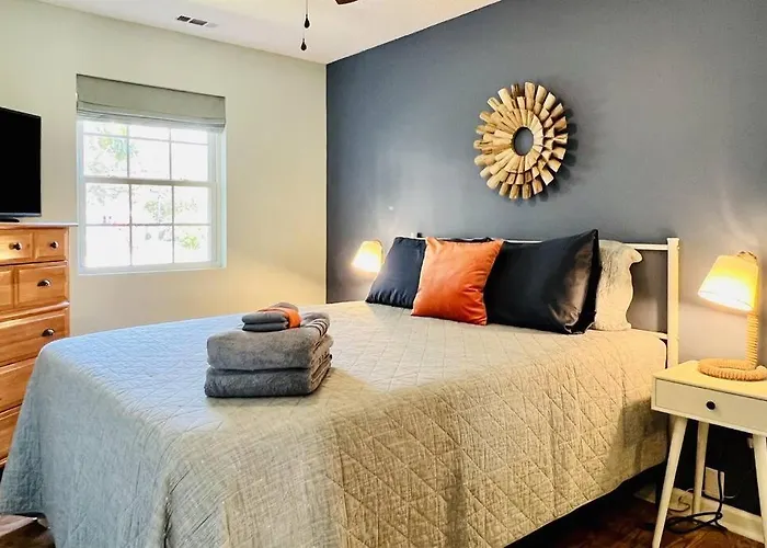 *Comfy N. Myrtle House*3 New Queens*Steps To The Beach*V384