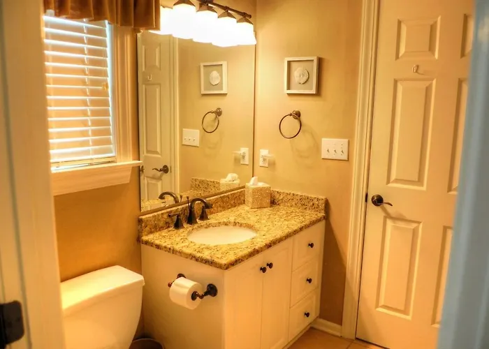 Shore Club Cottage 9684