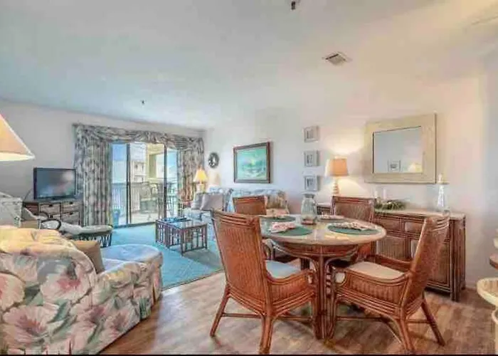 Lovely 2-Bedroom Condo With Pool