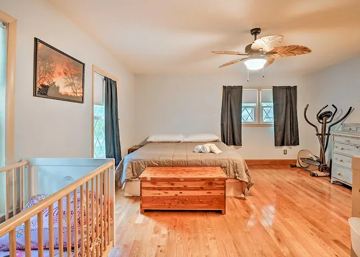 Spacious Home Walk To Beach And Entertainment!