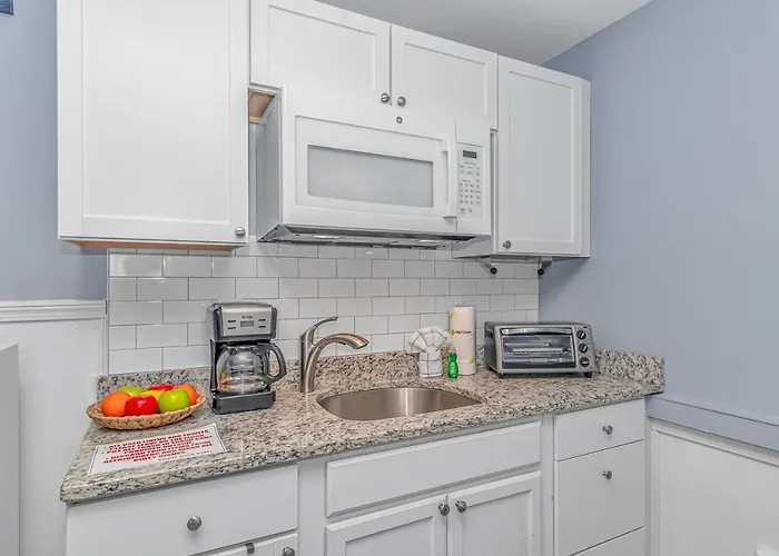 125 Atlantic Avenue Unit D - Pet Friendly! Walk To The Beach And Pier! 1Br -1Ba - Sleeps 2-4 Guests!
