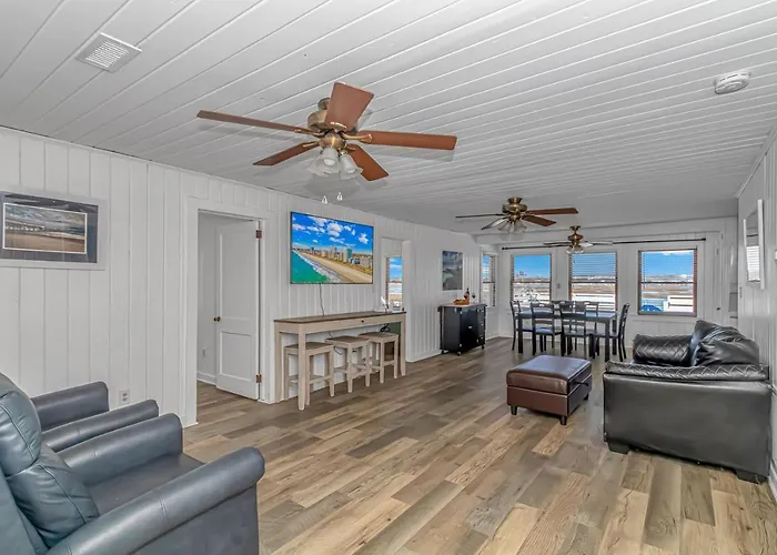Pet Friendly Beach House! Private Dock On Channel! Private Pool! 5 Bedroom - 3 Bath!