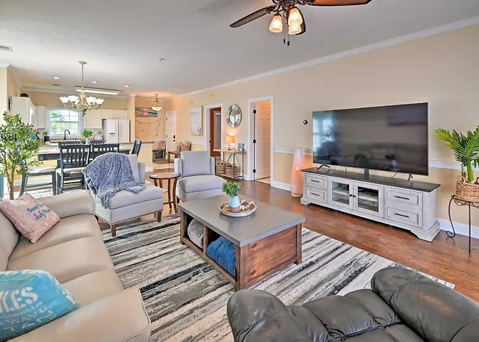 Bright Myrtle Beach Condo With Balcony!