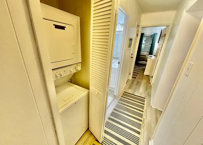 Lovely 2 Bedroom Condo With Ocean View 304- 3Rd Floor No Elevator