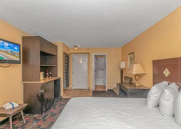 Direct Ocean Front King Suite With Stunning Views - Sun N Sand Resort 1013