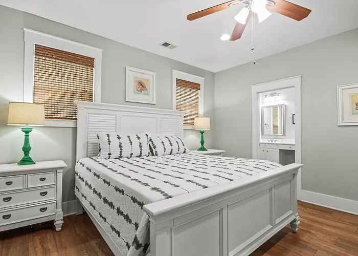 Cinzia Lane Bungalow