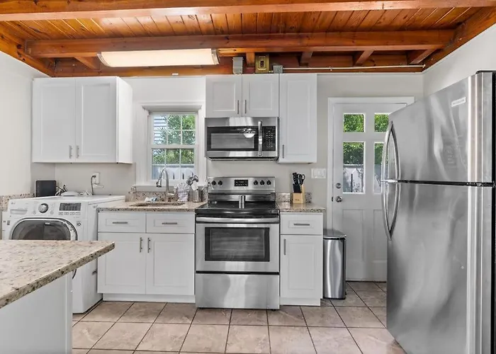 Laid Back 2Br Close To The Beach W Parking