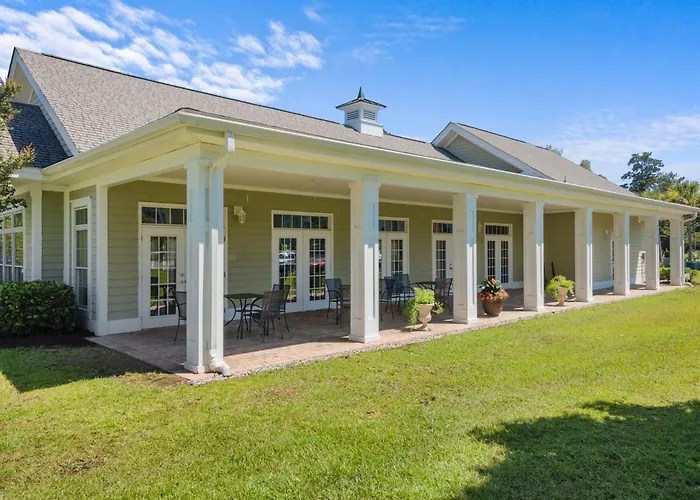 Beautifully Decorated 3 Bedroom 2 Bath Condo, First Floor Wth Walk In Shower! Located In Golf Community