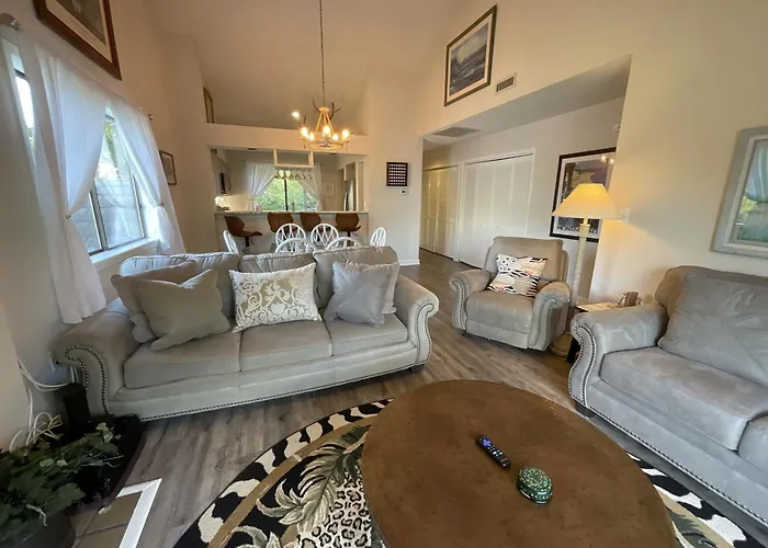8I Richmond Park Villa