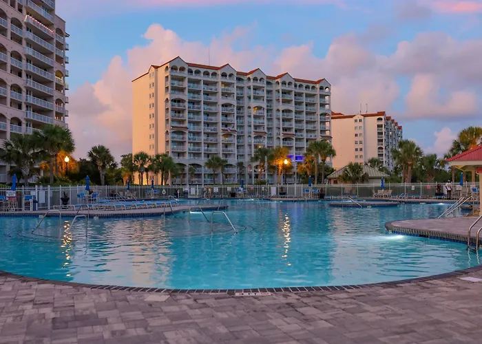 Waterway Suite! 1050Sqft, Ground Floor, Huge Pool!