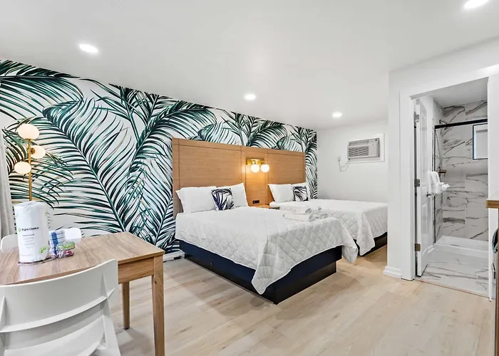 Studio 2 Double Beds Sleeps 4 Steps To Beach