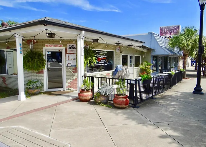 203D Gbr Beautifully Remodeled 4 Bed 3 Bath In Surfside