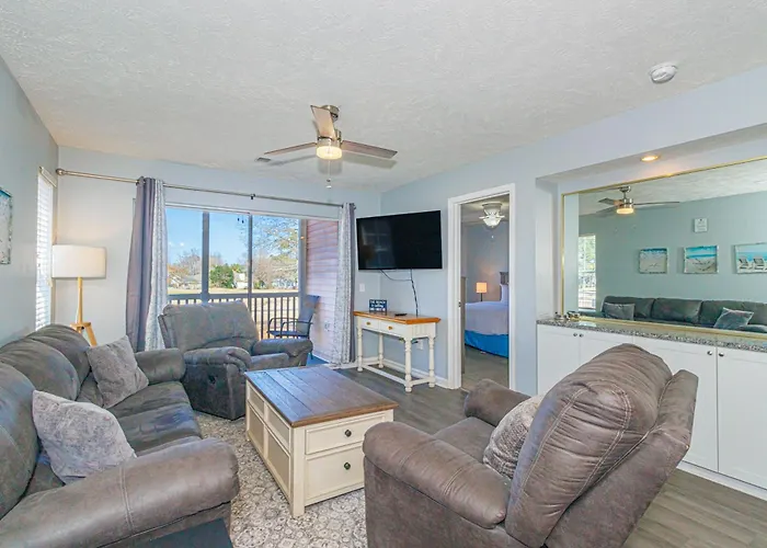 Newly Renovated 2Nd Floor Condo! 2 Bed, 2 Bath - Waterway Village 5D