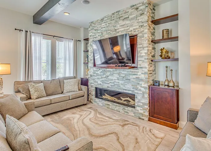 Myrtle Beach House With Hot Tub, Walk To Beach
