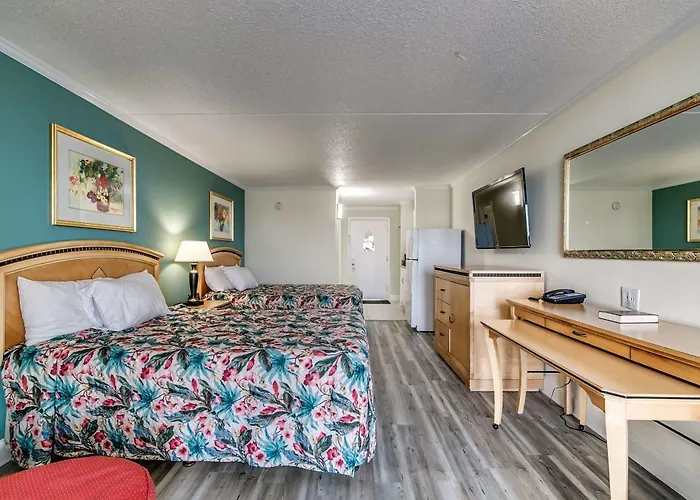 Sea Hawk Oceanfront Motel