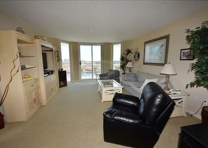 1005 North Tower Condo