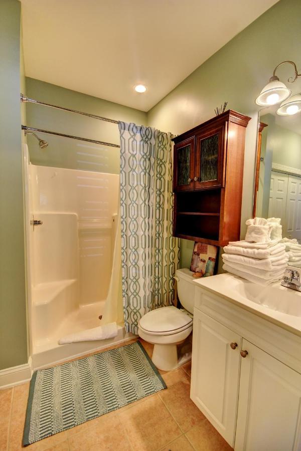 Apartment 4803 Bovardia Place #102 *