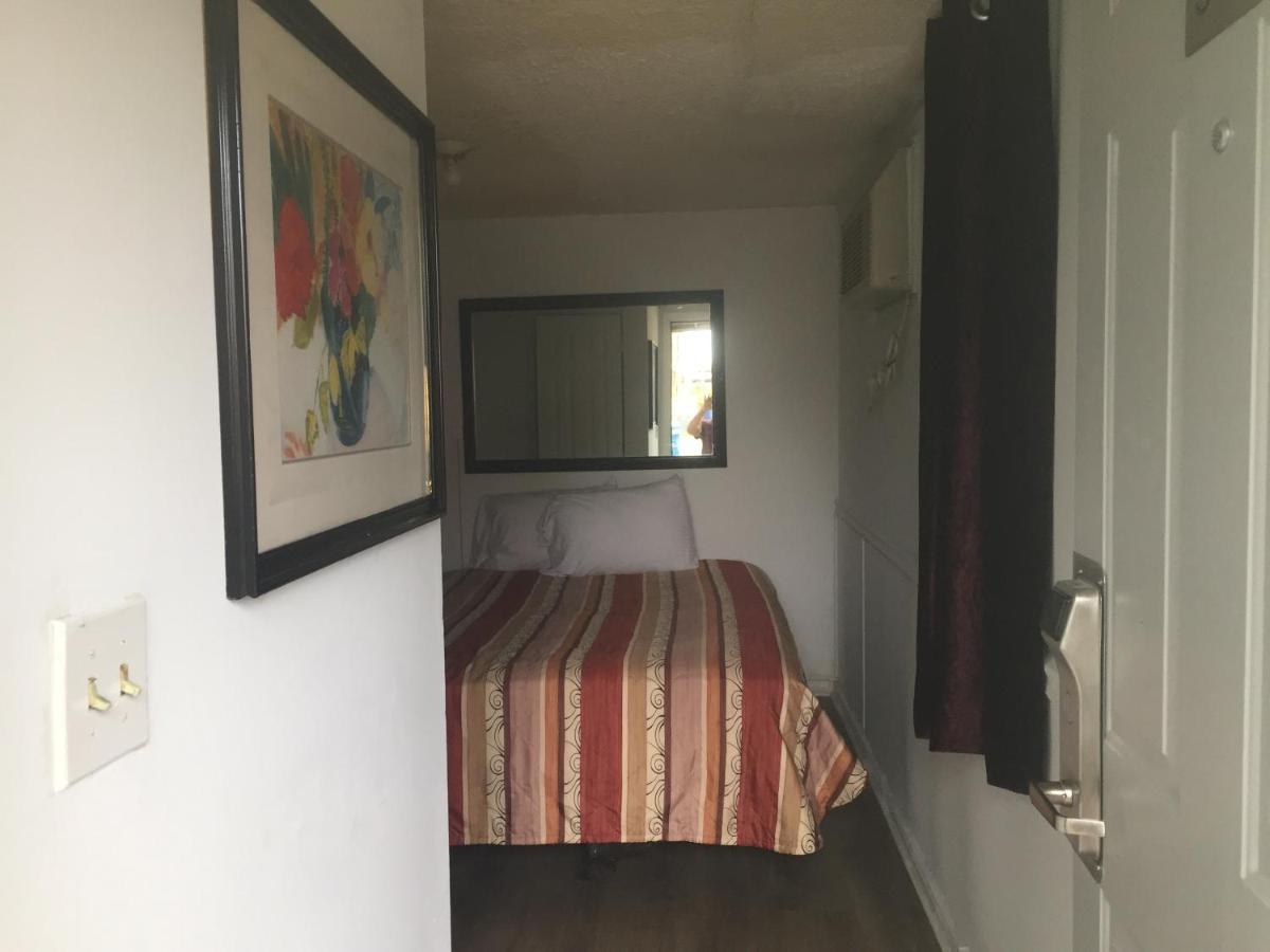 Crepe Myrtle Hotel