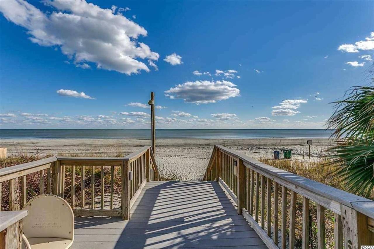 Azure Bliss Oceanfront Sleeps 6 *