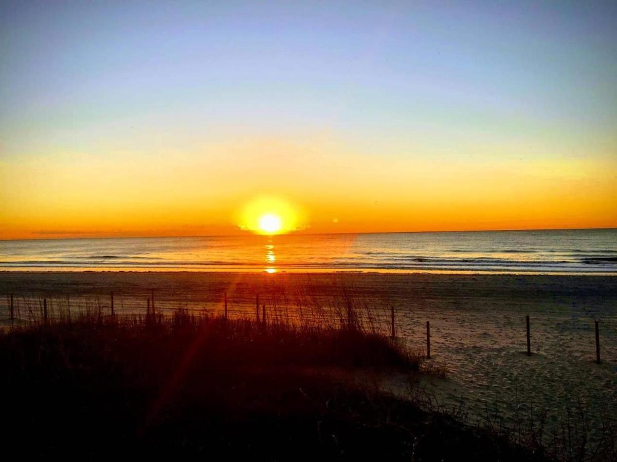 Aparthotel Azure Bliss Oceanfront Sleeps 6 *