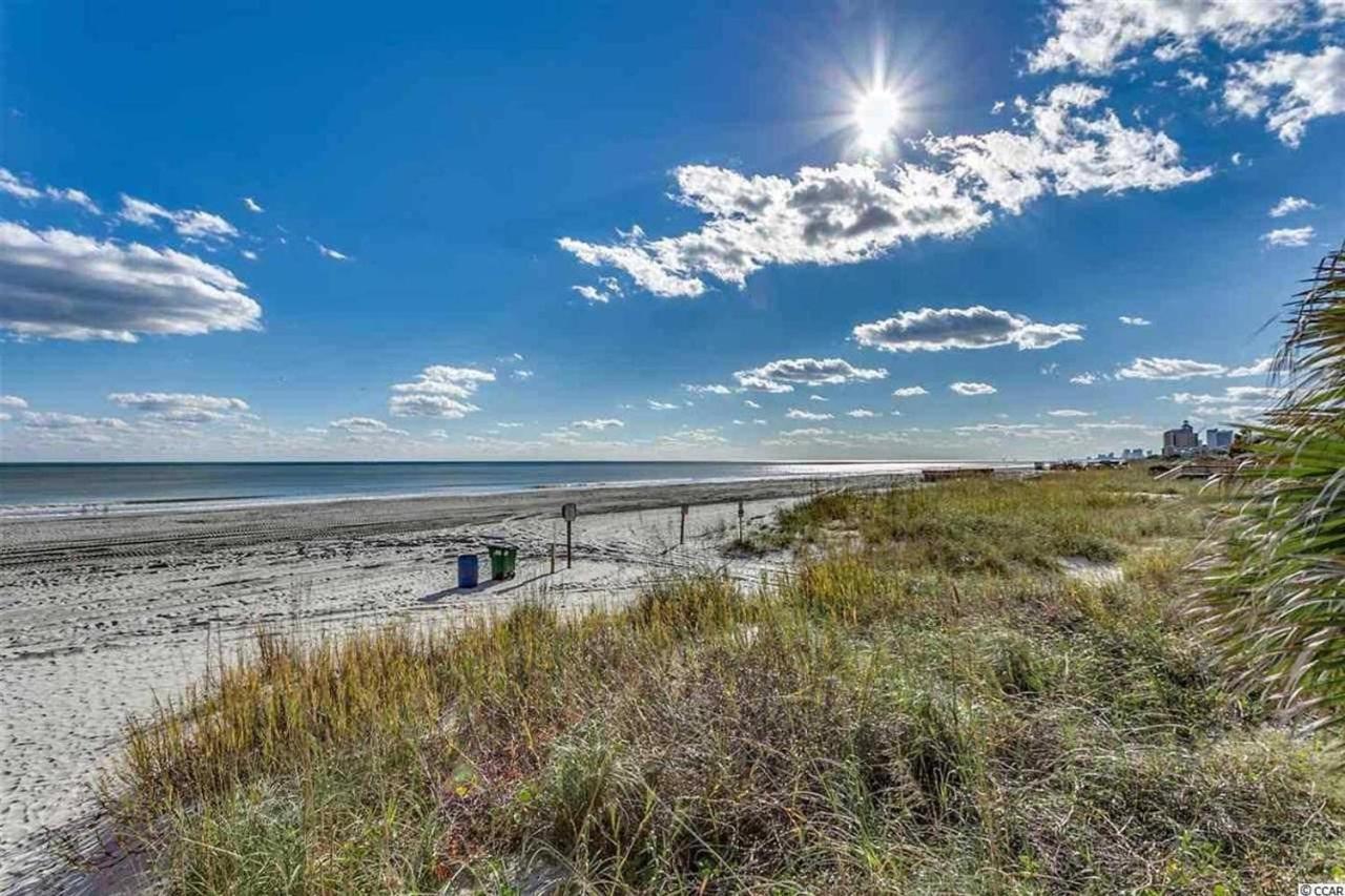 Azure Bliss Oceanfront Sleeps 6 *