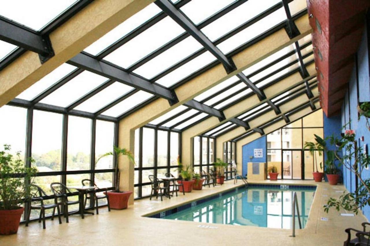 Azure Bliss Oceanfront Sleeps 6 *