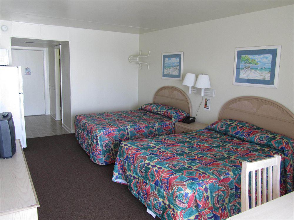 Polynesian Oceanfront Motel 2*