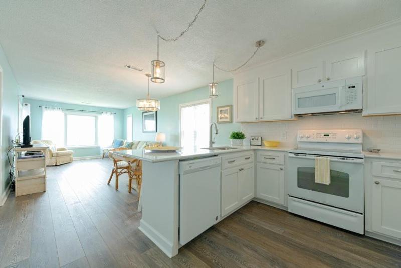 Holiday home Sandy Dunes Oceanfront - Just Renovated June 2020
