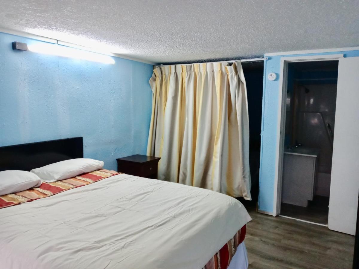 Crepe Myrtle Hotel 2*