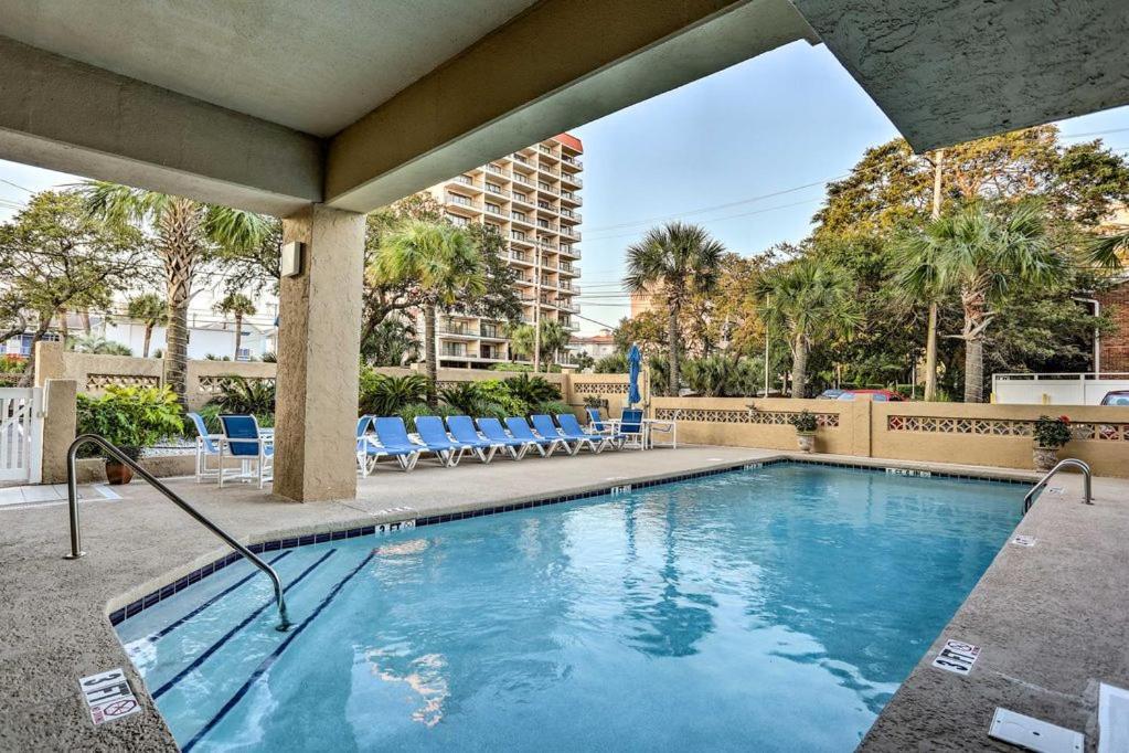 Apartment By The Sea! Renovated With Ocean Views!