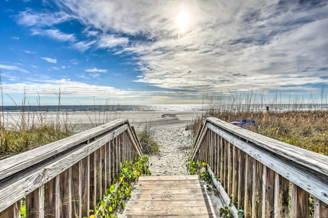 Beautiful Lakefront Short Walk To Beach! Apartment Myrtle Beach