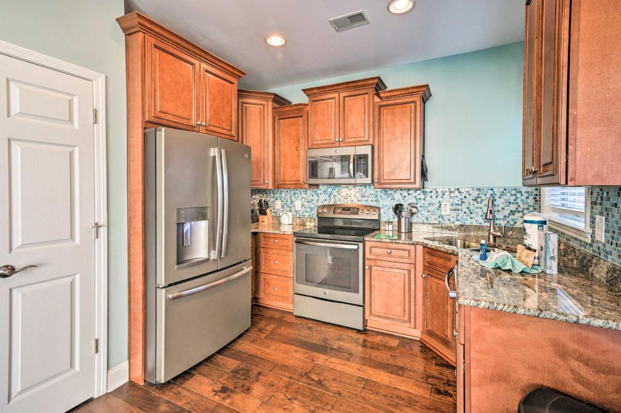 Golfers Paradise In Myrtle With Balcony!