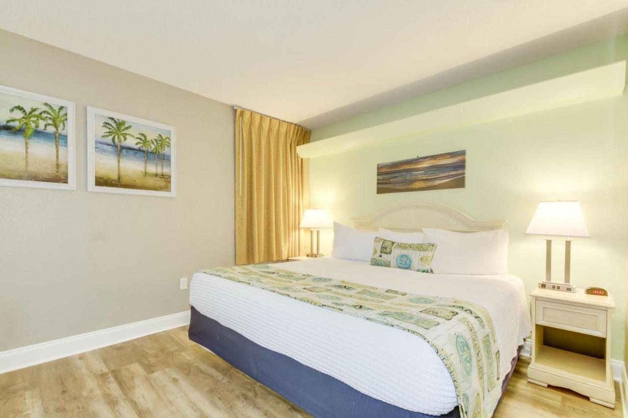 Hosteeva Atlantica Oceanfront Apartment