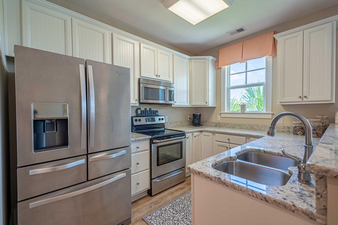 Chic North Myrtle Amenities!