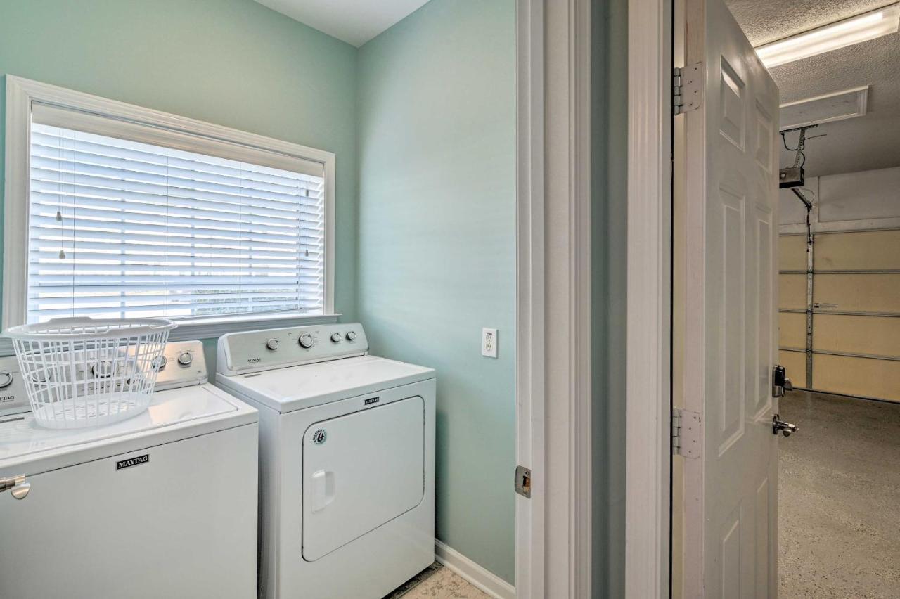 Holiday home Golfers Paradise In Myrtle With Balcony!