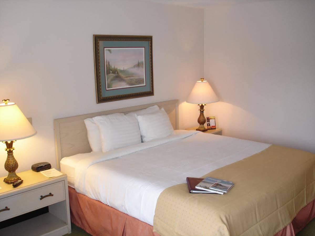 Four Points By Sheraton Myrtle Hotel 3*